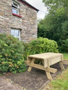 Doon Cottage garden Kerry Way trail access Sneem Kenmare
